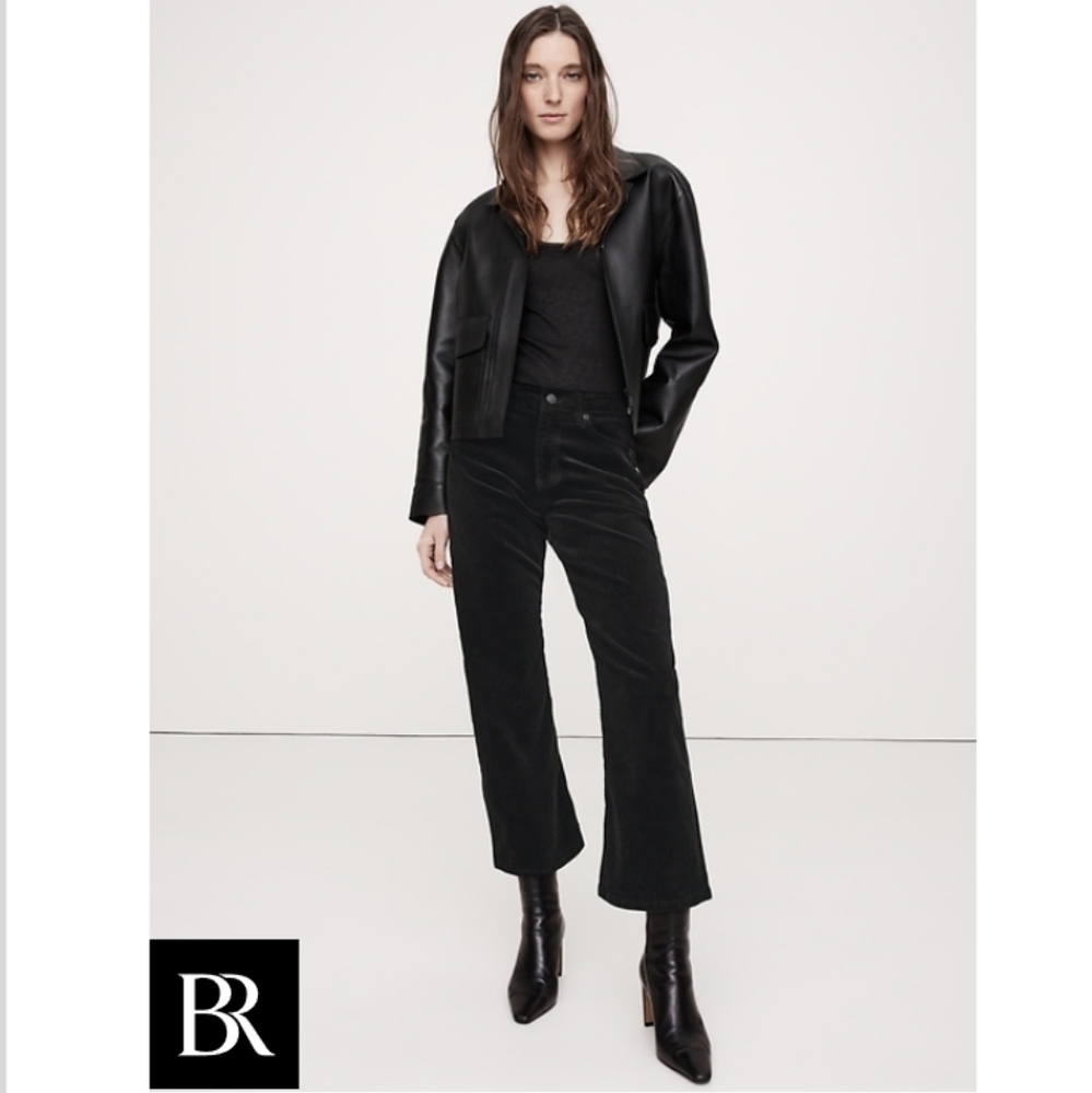Banana Republic High-Rise Wide-Leg Crop Corduroy Pant in Black